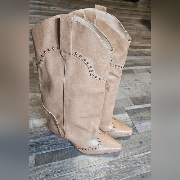 🩷Ronilurn Womens Size 9 & 11 Tan Faux Shark Fold Over Mid Chunky Heel Boots🩵 - Picture 3 of 11